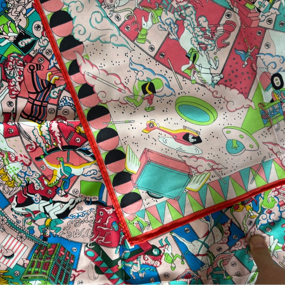 Luxury Designer-Style Silk Scarf 90cm - Picture 12 of 12